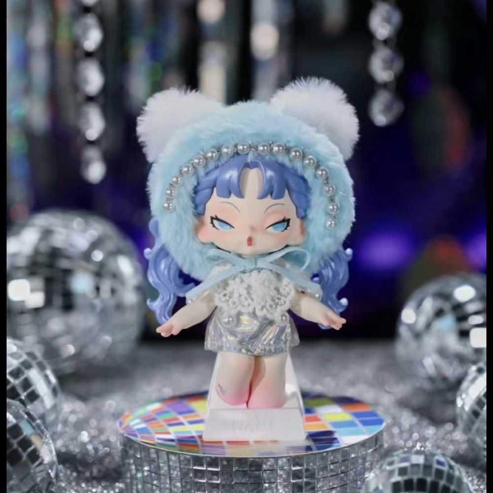 “Neon Bear“ From “DODO NAMI” Midnight Disco Series Figure
